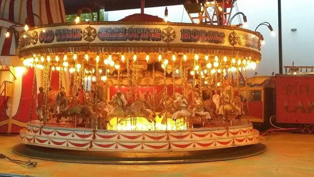 Merry go rounds to hire